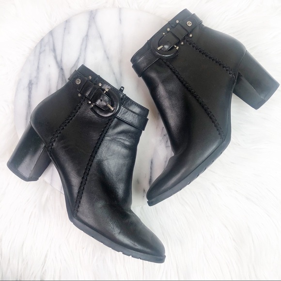 Thom McAn Shoes - Thom McAn Black Leather Ankle Booties